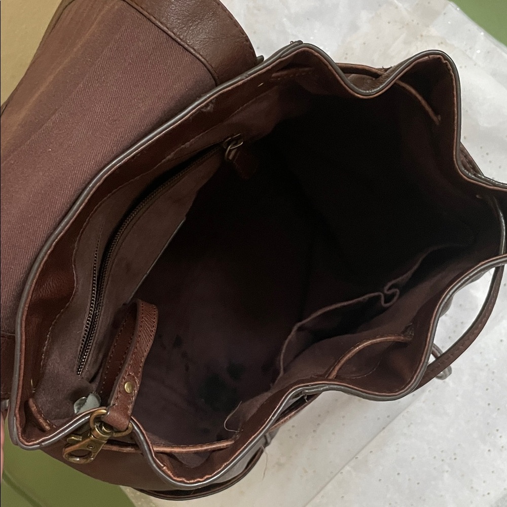 Leather backpack - Picture 4 of 8